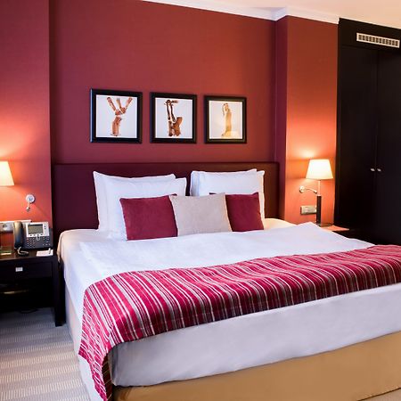 Crowne Plaza Bratislava By Ihg Hotel Bagian luar foto