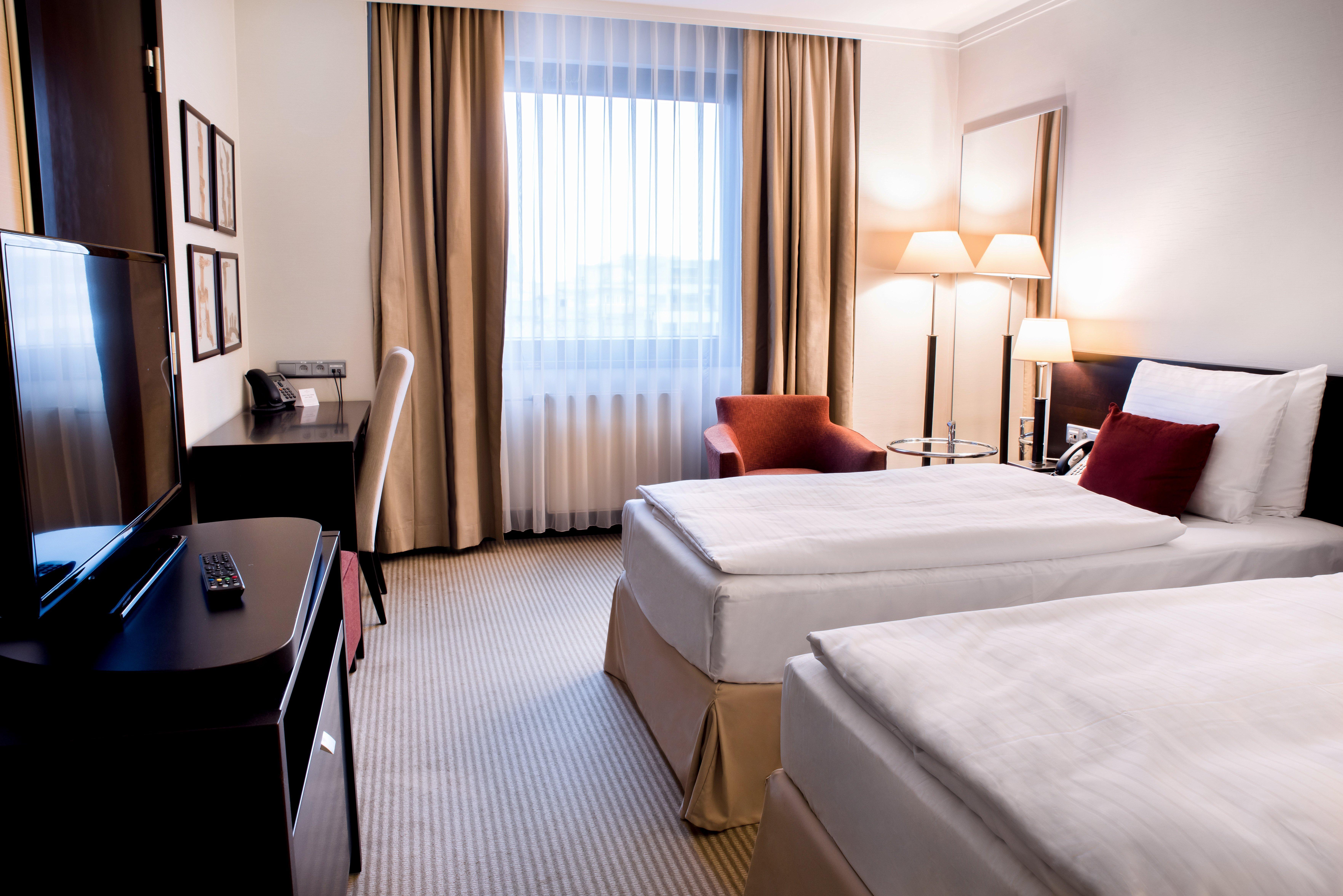 Crowne Plaza Bratislava By Ihg Hotel Bagian luar foto
