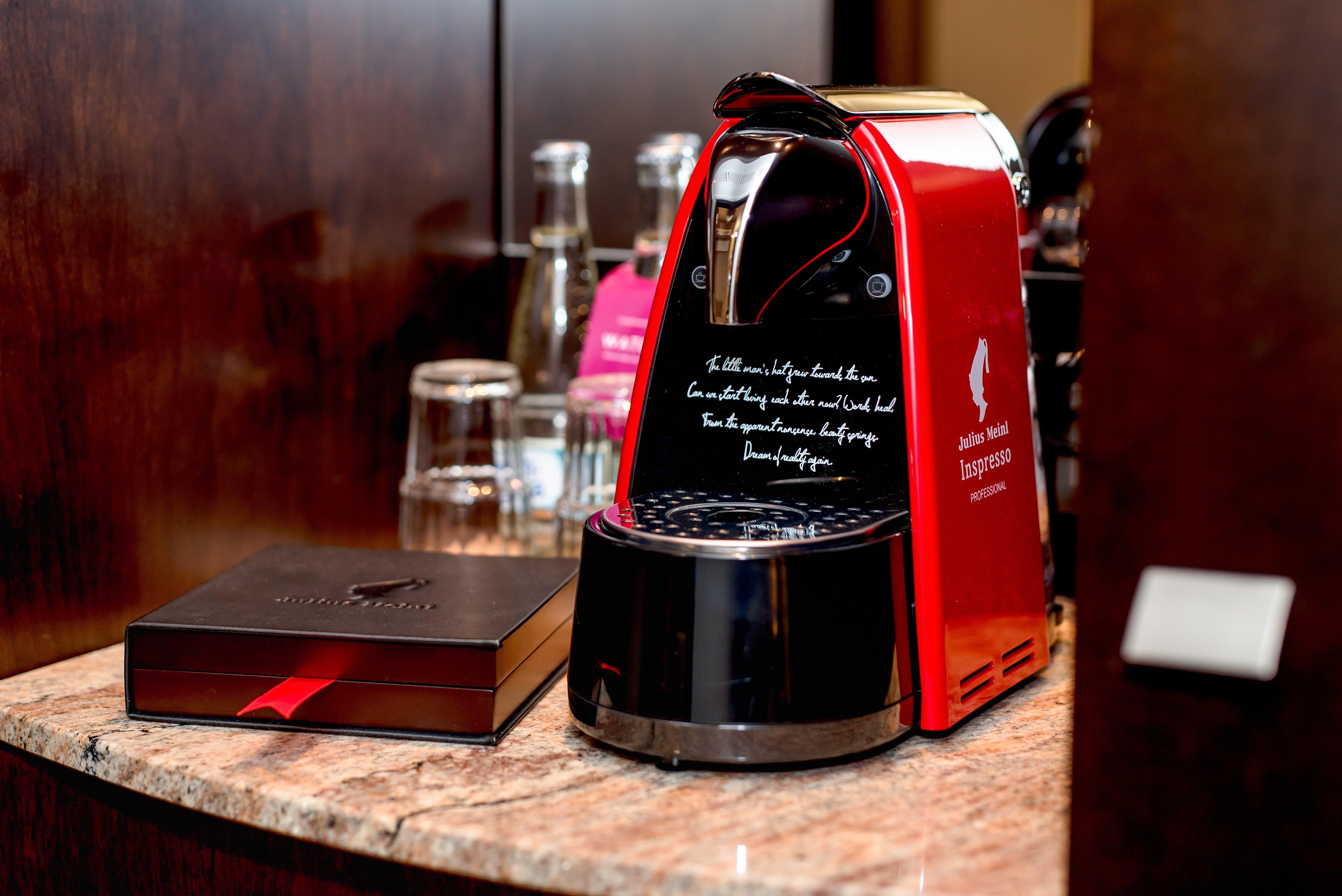 Crowne Plaza Bratislava By Ihg Hotel Bagian luar foto