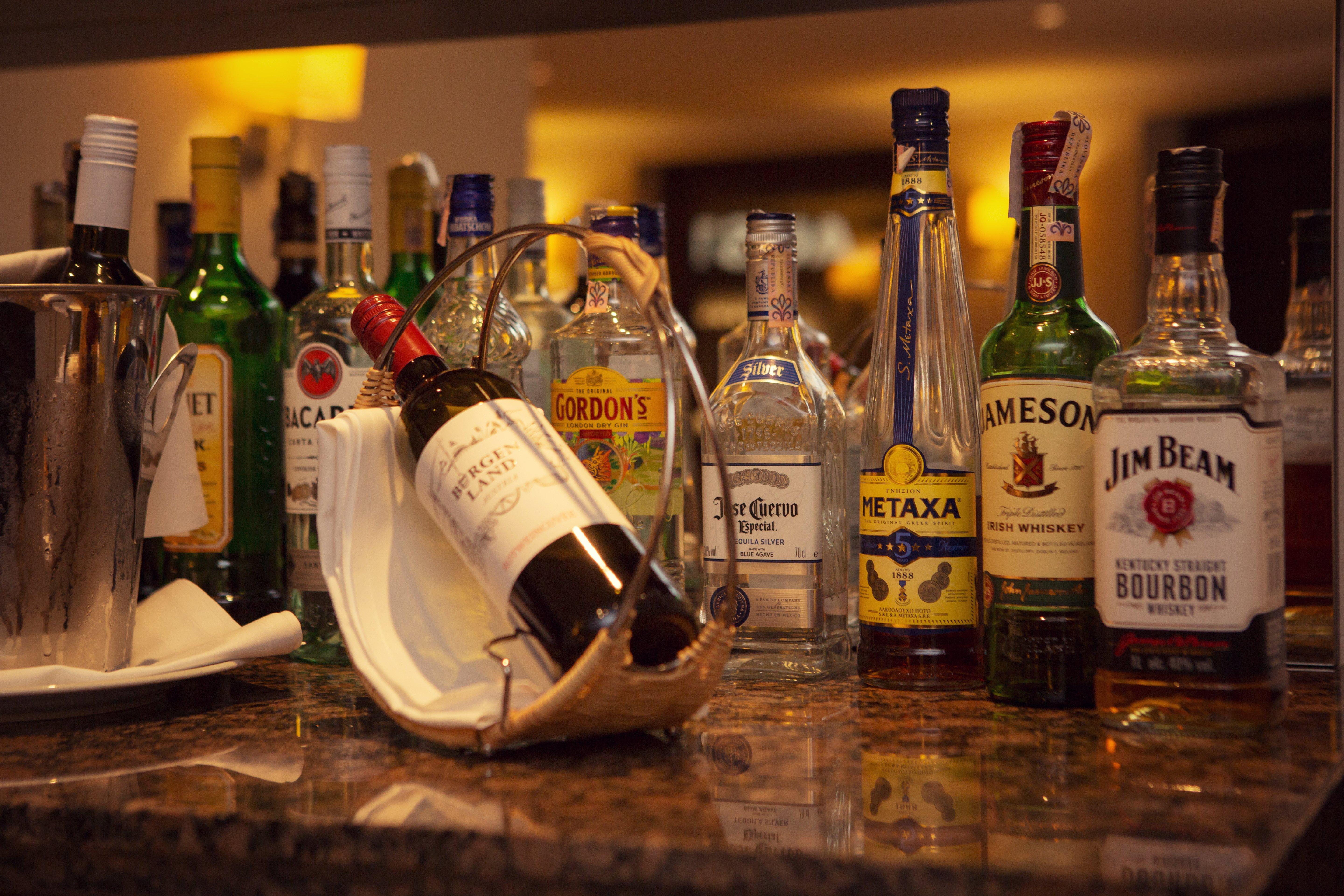 Crowne Plaza Bratislava By Ihg Hotel Bagian luar foto