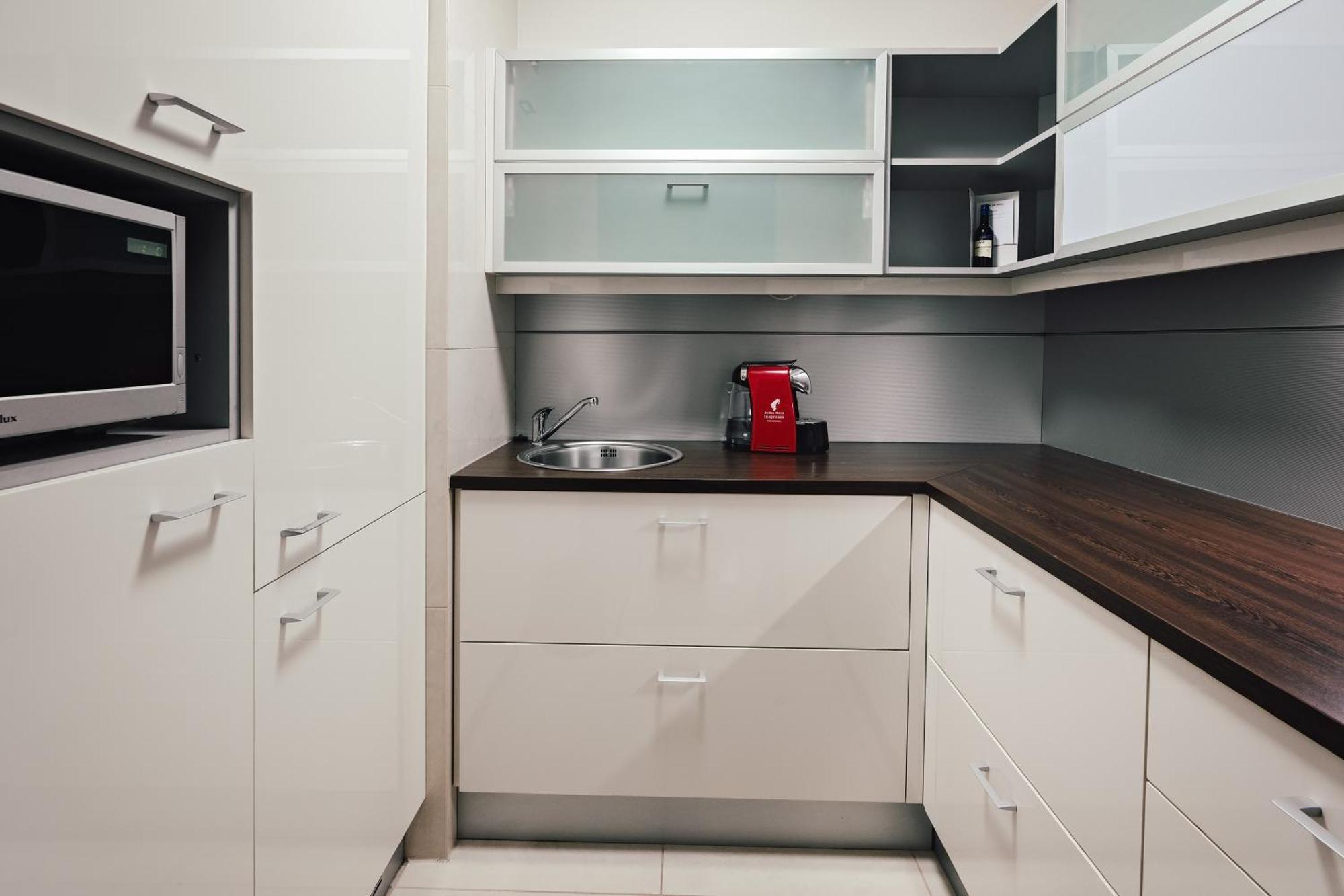Crowne Plaza Bratislava By Ihg Hotel Bagian luar foto