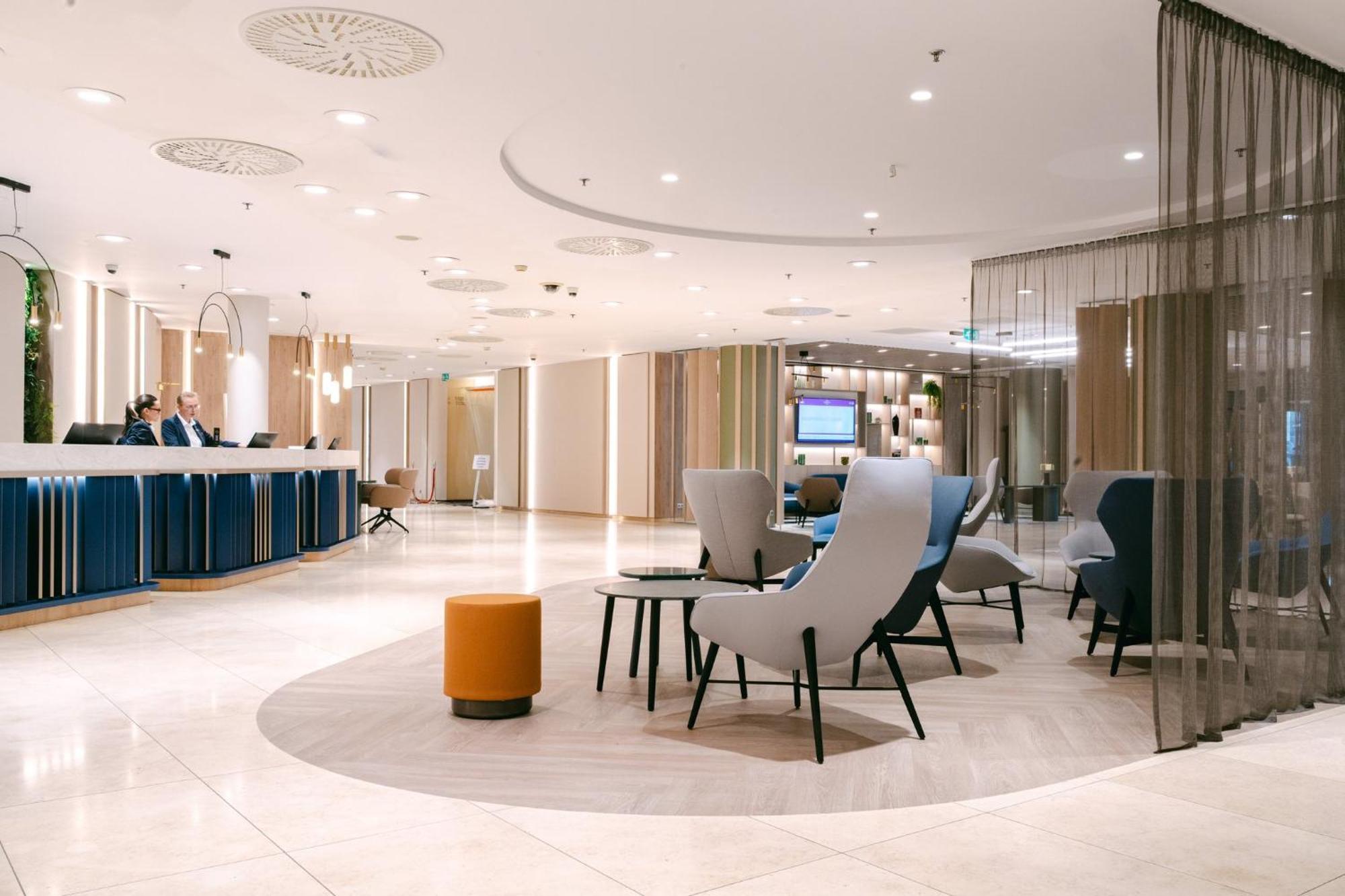 Crowne Plaza Bratislava By Ihg Hotel Bagian luar foto