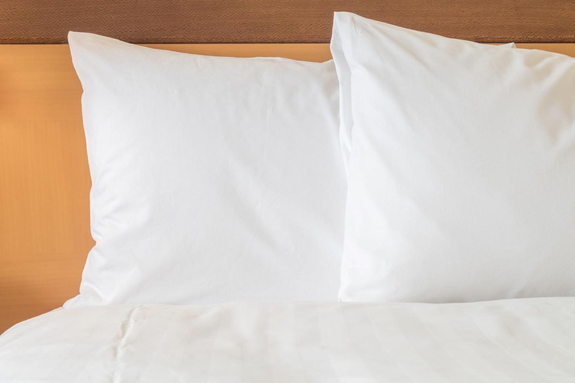 Crowne Plaza Bratislava By Ihg Hotel Bagian luar foto